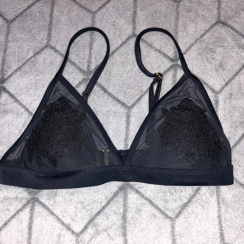 Bikini Top 👙 Make an offer‼️